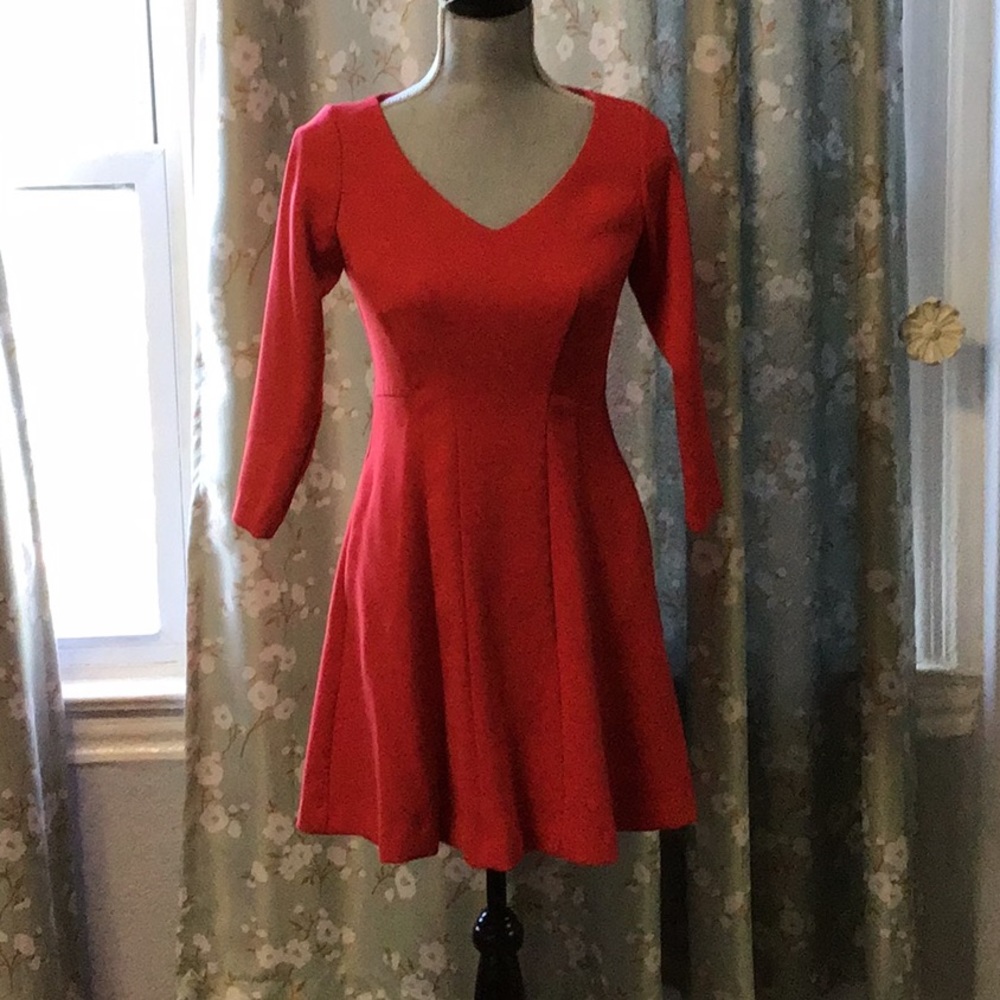 Red Ann Taylor sz 0P dress with side pockets NWT